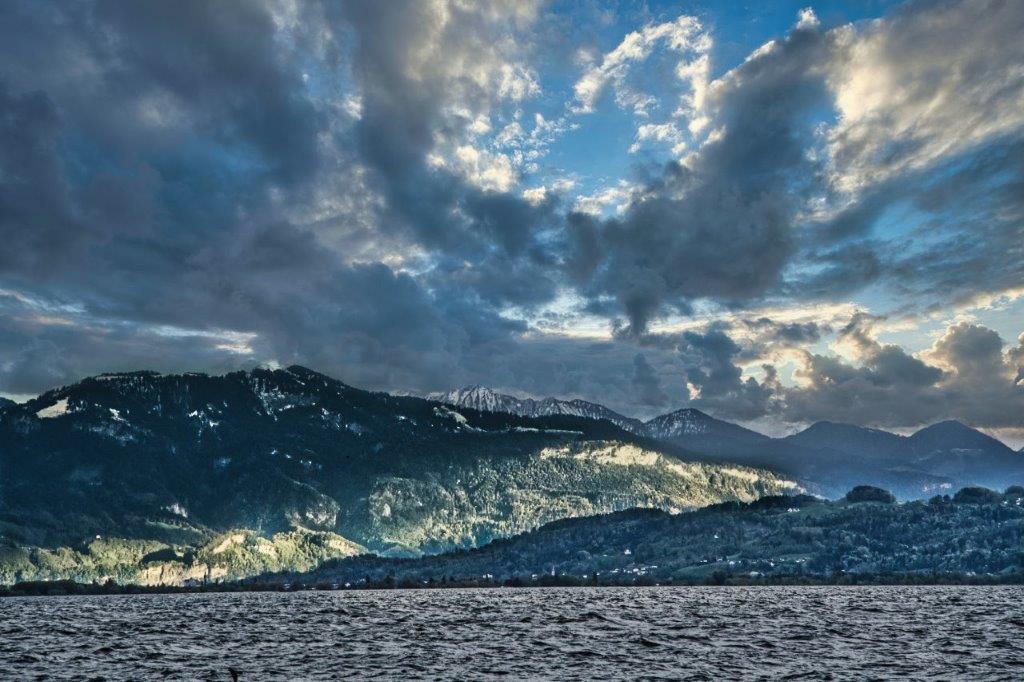 Bodensee mit Alpen